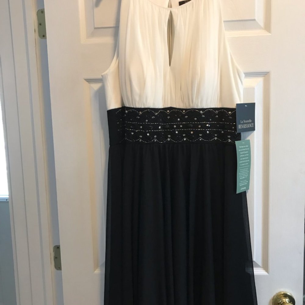 Dress - Picture 2 of 4